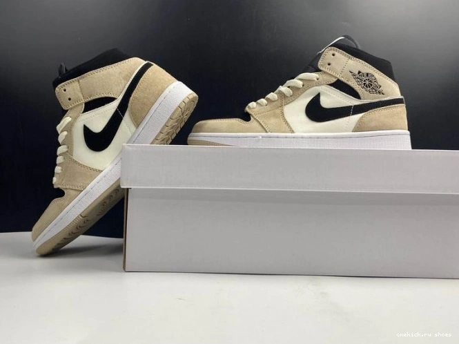 Rep Mid Orange' Air Jordan BQ6472 'Barely 1 -800 0707
